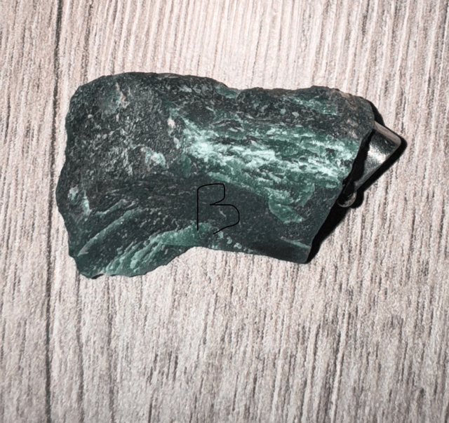 Pendentif Fuschite  brute (a)